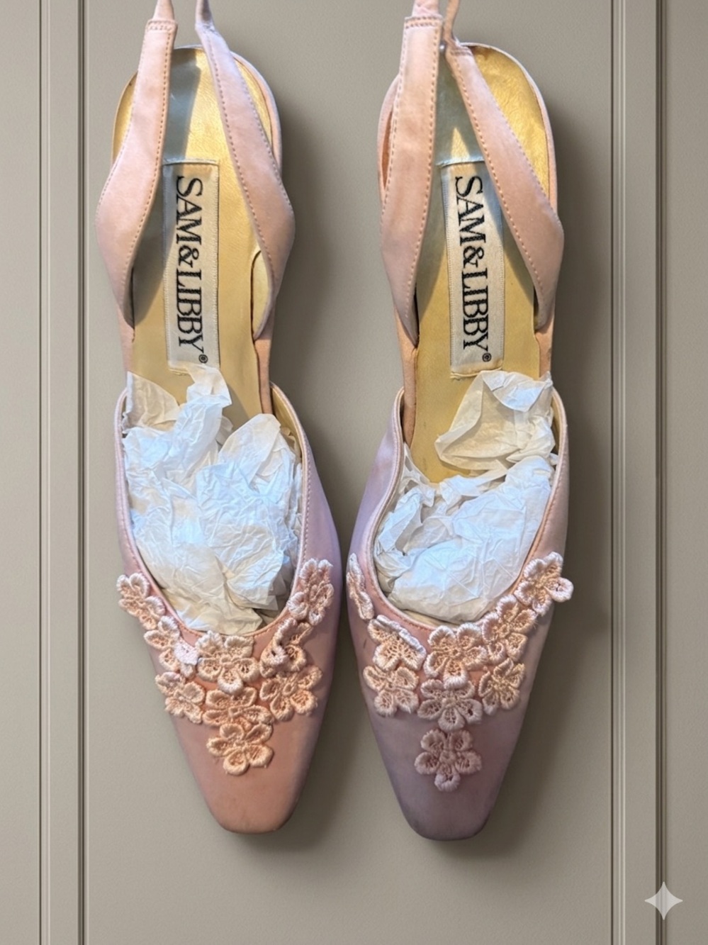 Sam & Libby Pink Satin Slingback Heels Floral Applique Size 9M